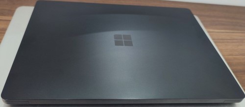 مقاومت  لپ تاپ 3 استوک Microsoft Surface Laptop 3 – i5 8G 256GSSD INTEL